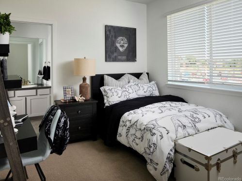 7464 Evans Pl, Denver, CO 80227-2432
