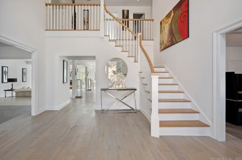 9 Highwood Ln, Wilton CT  06897-4708 exterior