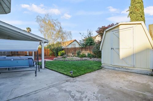 2024 Bailey Dr, Modesto CA  95355-9160 exterior
