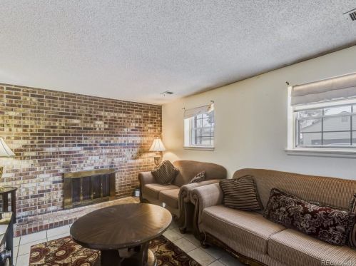 16492 Wyoming Dr, Aurora CO 80017-4159 exterior