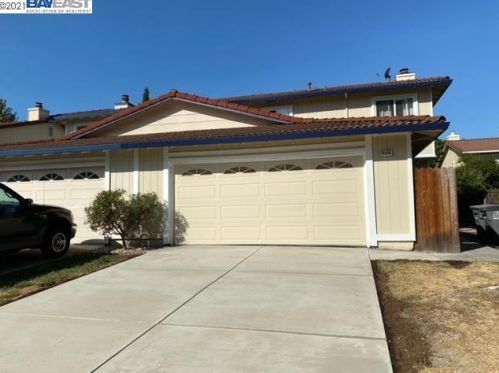 8358 Mulberry Pl, Pleasanton, CA 94568-1269