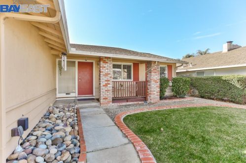 745 Canterbury Ave, Livermore, CA 94550-6225