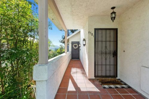 6579 Camino Capistrano, Carlsbad CA  92009-4523 exterior