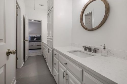 6615 Candle Ridge Cv, Austin TX  78731-2850 exterior