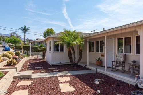 946 La Vuelta Pl, Santa Paula, CA 93060-1312