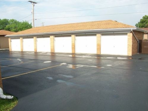 16831 81st Ave, Tinley Park, IL 60477-7808