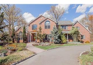26 Southfield Rd, Edison, NJ 08820-3140