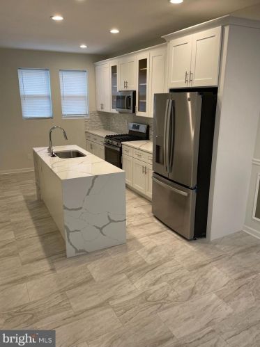 5732 16th St, Philadelphia PA  19141-1702 exterior