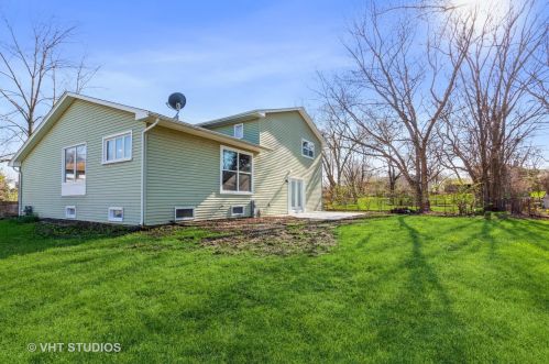 2 Bunting Cir, Lemont IL  60440-1224 exterior