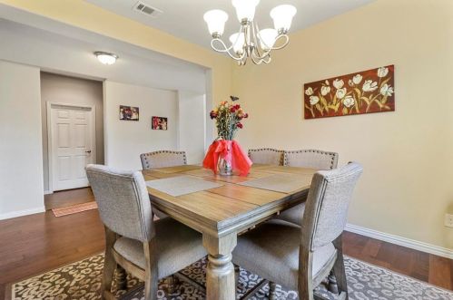 1036 Chickasaw Dr, Carrollton TX  75010-1114 exterior