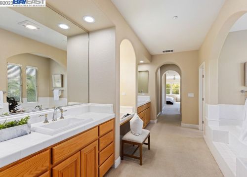 10864 Inspiration Cir, Pleasanton CA  94568-5562 exterior
