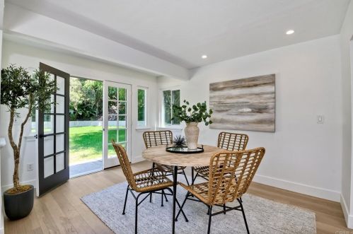 2532 Unicornio St, Carlsbad CA  92009-5327 exterior