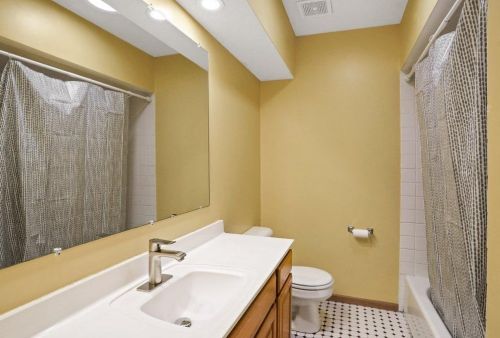 506 2nd Ave, Saint Paul MN  55112-6824 exterior