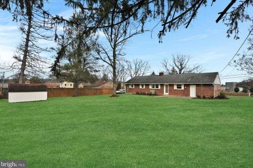114 Running Pump Rd, Lancaster PA  17603-2245 exterior