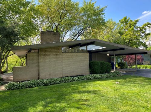 114 Rainbow Dr, Barrington Hills, IL 60118