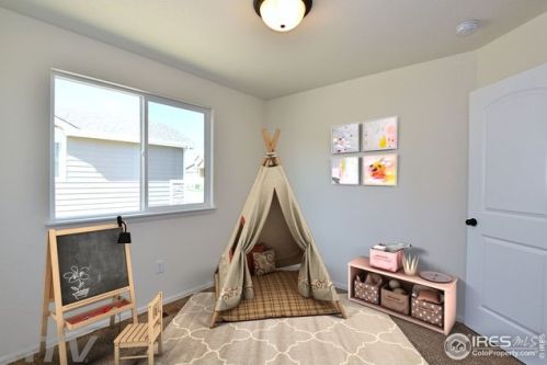 2673 Sapphire St, Loveland CO 80537-2024 exterior