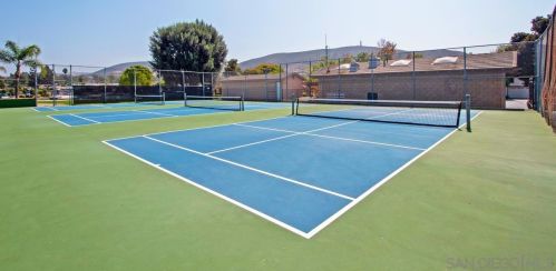 1022 La Tierra Dr, San Marcos, CA 92078-4617