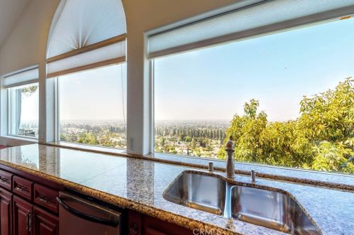 11832 Cir Dr, Whittier CA 90601-2352 exterior