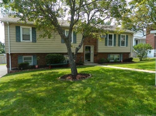 224 Birchfield Dr, Waterbury, CT 06705-3521