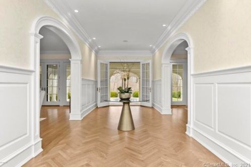 65 Clapboard Ridge Rd, Greenwich CT  06830-3404 exterior