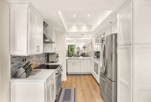 2910 Neilson Way, Santa Monica, CA 90405-5362