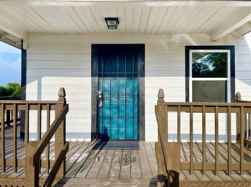 4451 6th Ave, Fort Worth, TX 76115-2201