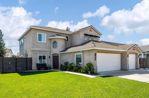1284 London Ave, Manteca, CA 95336-7084