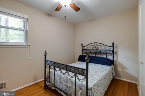 5623 Queensberry Ave, Springfield VA  22151-2711 exterior