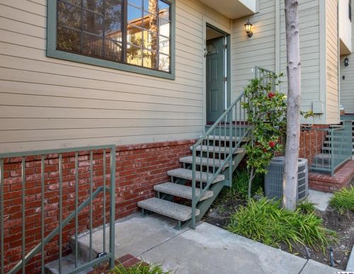 2747 Hermosa Ave, Montrose, CA 91020-1749