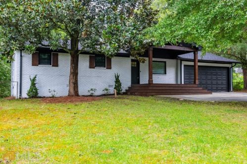 2892 Humphries Dr, Atlanta GA  30354-2434 exterior