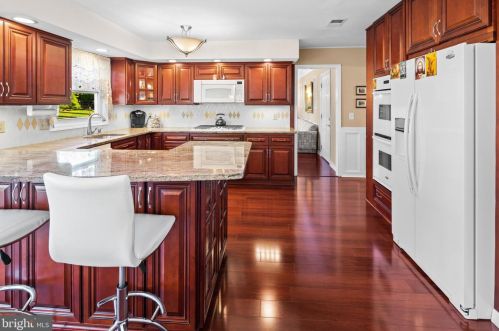 16 Ronit Dr, Trenton NJ 08628-2225 exterior