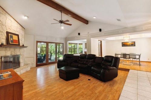 11602 Chelsea Moor Cv, Austin TX  78759-3772 exterior