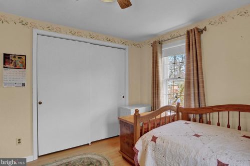 966 Mccosh St, Hanover PA 17331-1833 exterior