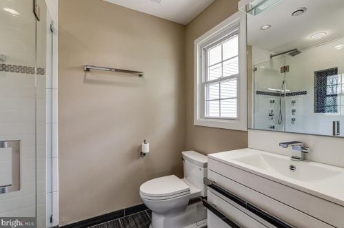 20 Harriet Dr, Princeton NJ  08540-3935 exterior