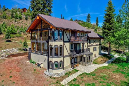 13308 Ski Slope Way, Truckee CA  96161-7005 exterior