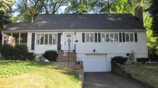 13 Packanack Lake Rd, Wayne, NJ 07470-5809