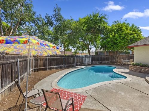 5550 Gloucester Way, Riverside CA  92506-3425 exterior
