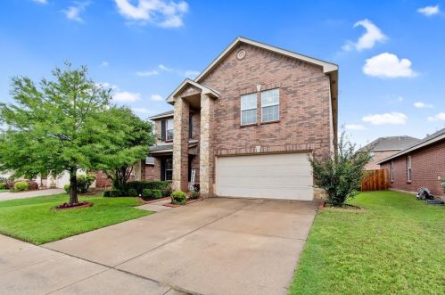 2113 Barracks Dr, Fort Worth, TX 76177-7563