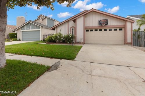 2433 Orangewood Pl, Simi Valley, CA 93065-2371