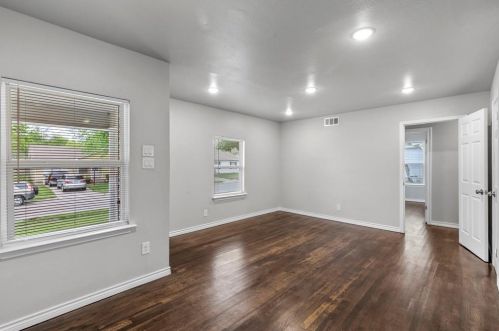 614 Morris Dr, Garland TX  75040-8365 exterior