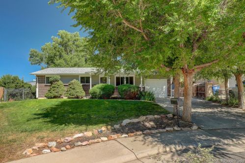 1371 Chambers Rd, Denver, CO 80011-7118
