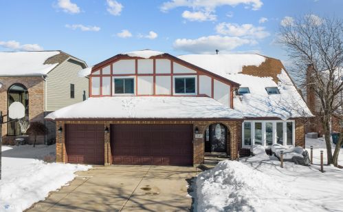 1347 Rosebud Ln, Addison, IL 60101-5729