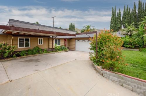 11871 Pierce St, Sylmar, CA 91342-6107