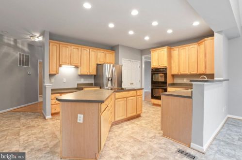 49 Pebble Beach Cir, Charles Town WV  25414-4061 exterior