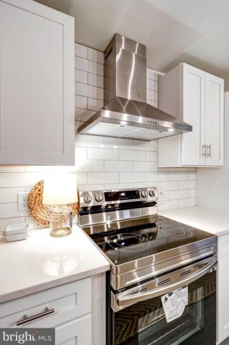 536 Friendship Ave, Lancaster PA  17601-4416 exterior