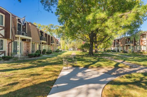 12721 Park Pl, Crestwood, IL 60445-3801