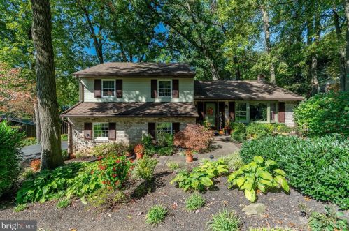 2364 Henbird Ln, Lancaster, PA 17601-2830
