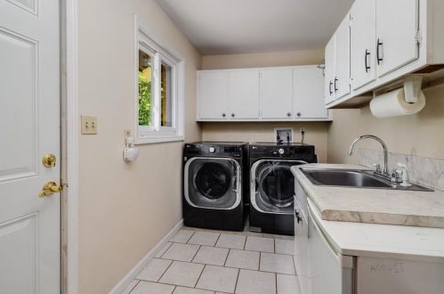 1549 High Hvn Ct, Atlanta GA  30329-3203 exterior