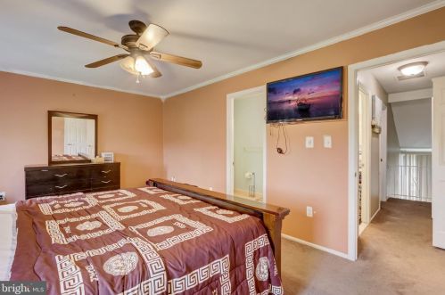 4 Crawford Ct, Trenton NJ  08690-3618 exterior