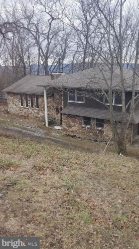 1052 Longwood Ave, Cumberland, MD 21502-1931